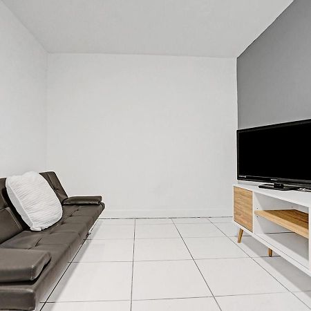 Hallandale Holiday Retreat Hollywood Boardwalk Холандейл Бийч Екстериор снимка