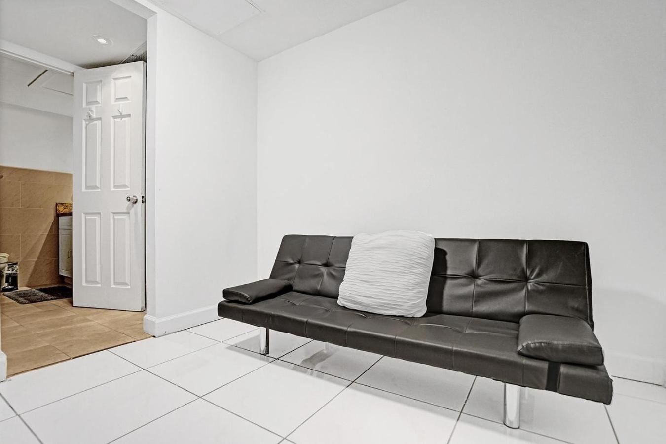 Hallandale Holiday Retreat Hollywood Boardwalk Холандейл Бийч Екстериор снимка