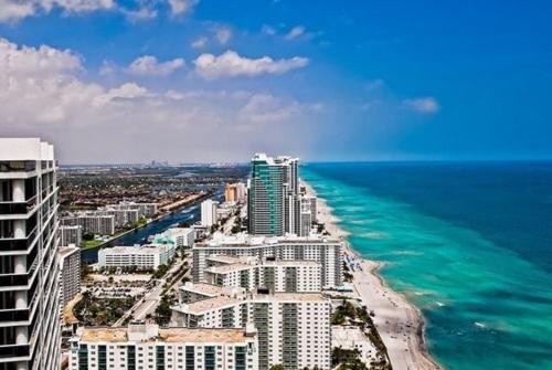 Hallandale Holiday Retreat Hollywood Boardwalk Холандейл Бийч Екстериор снимка
