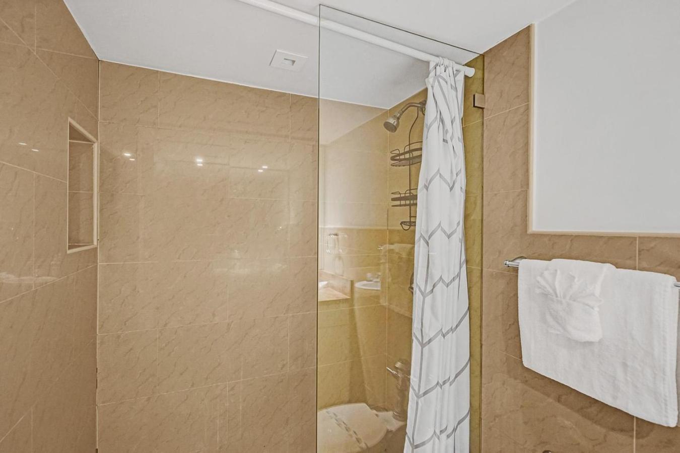 Hallandale Holiday Retreat Hollywood Boardwalk Холандейл Бийч Екстериор снимка